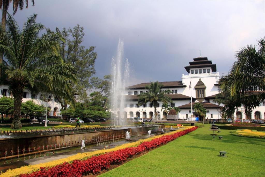 Paniisan Hotel Bandung Exteriör bild
