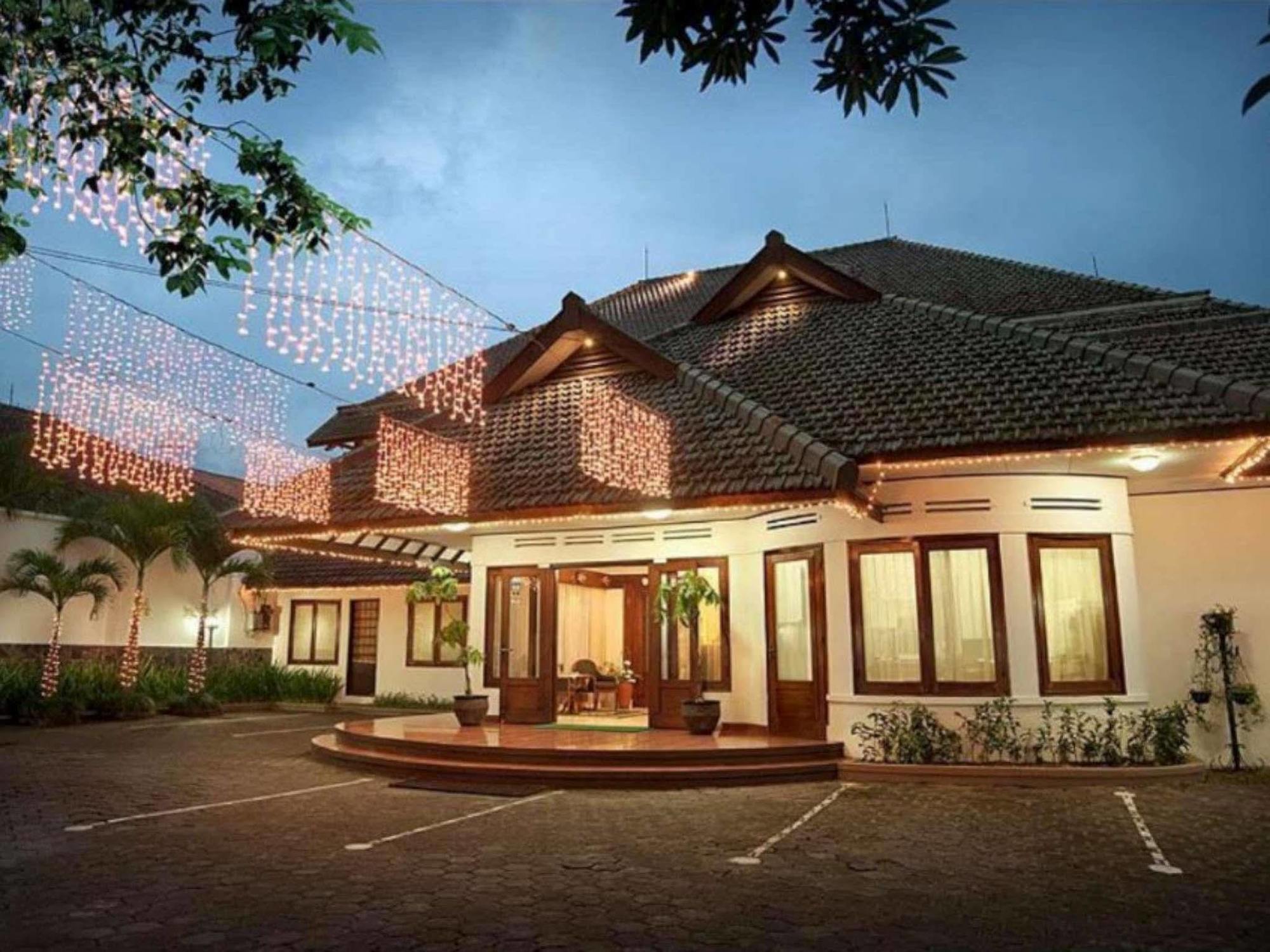 Paniisan Hotel Bandung Exteriör bild